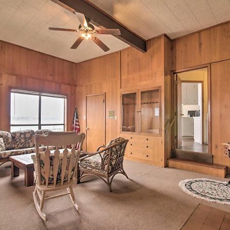 Rustic Lake Buchanan Hideaway With Game Room And Grill Tow Esterno foto