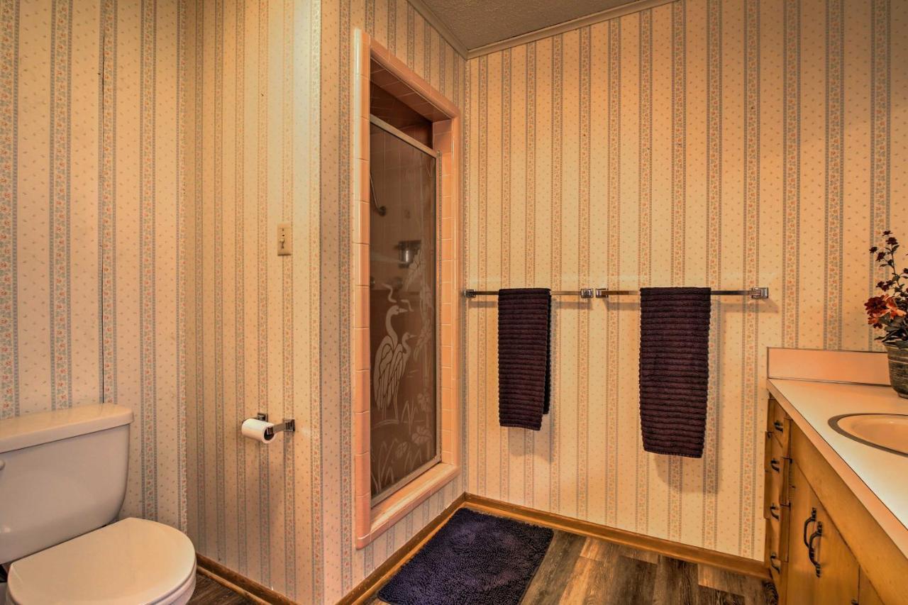 Rustic Lake Buchanan Hideaway With Game Room And Grill Tow Esterno foto